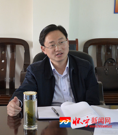 怀宁县长郭家满,副县长李小龙及相关部门负责人参加会议.