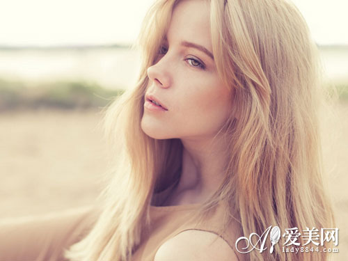 养生警惕:女性10个乳房形态 暗示病变