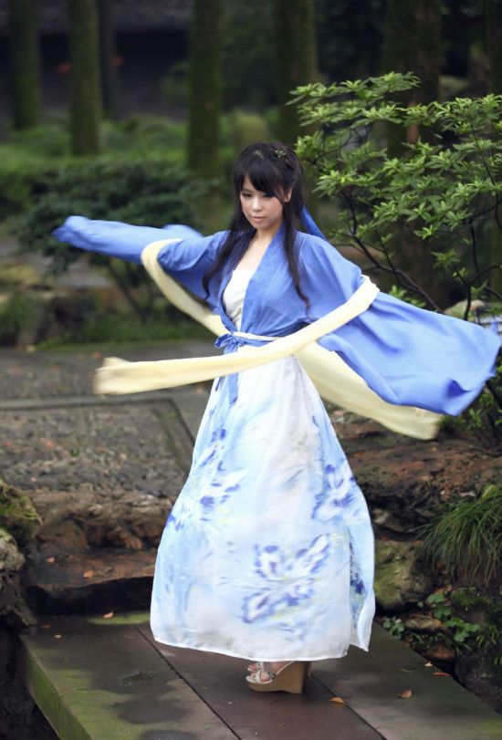 红发汉服穿搭图片女生,红发汉服穿搭图片女生头像