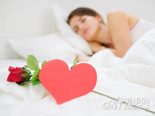 首饰<em>隐形</em>眼镜<em>胸罩</em> 女人睡前要卸掉这10种东西