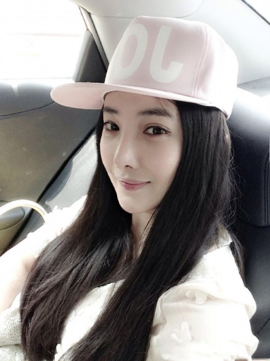 川音校花胡恩绮泳装私照曝光 长相美艳撞脸景