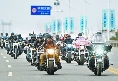 医生、教授、 重机车 武汉哈雷车友不飙高速爱