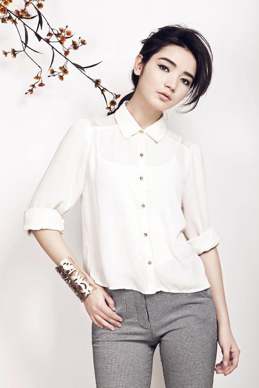 中戏校花代斯写真十足明星范儿【组图】