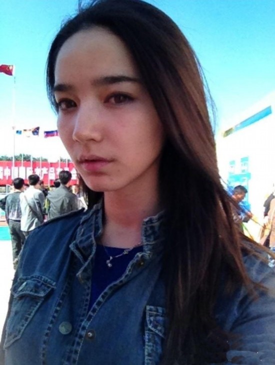 中戏校花代斯写真十足明星范儿