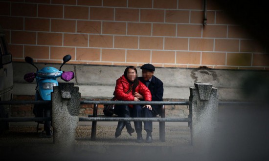 南宁老人色情服务兴起 失足妇女当街揽客