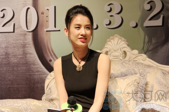 《我在路上最爱你》28日上映 导演携黄圣依郑