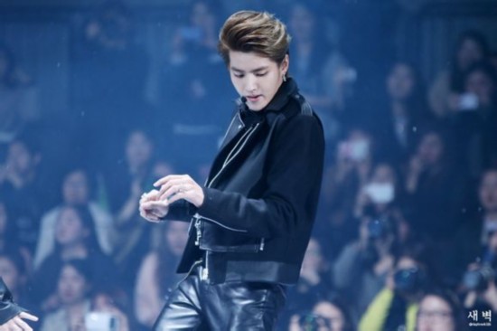 EXO首尔时装周:吴亦凡万人迷鹿晗美少年黄子