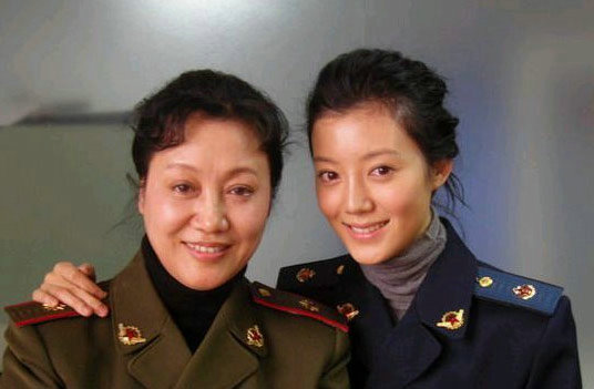 车晓嫁富豪终离婚梁洛施生三子无名分 揭女星