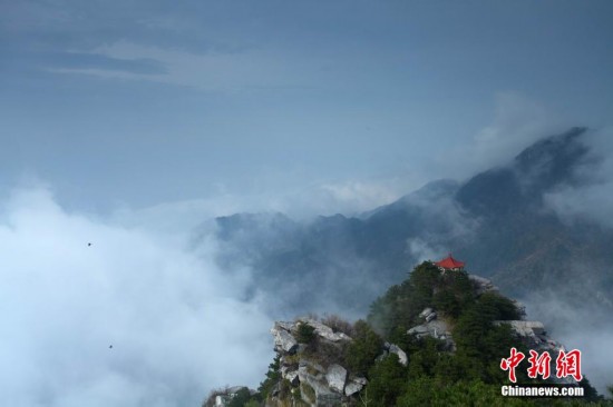 江西庐山现壮观云海美景