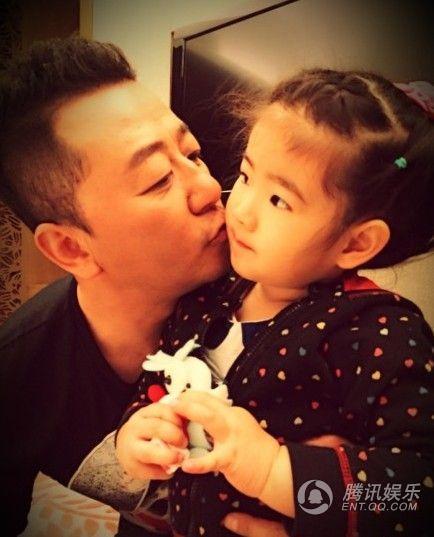 郭涛2胎女儿香港出生+盘点明星的漂亮宝贝们