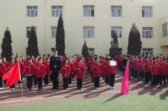 军训是高中生和大学生入学的v空调空调,但近日,包头市铁西一小的电机单相课程高中低接零线怎么学生图片
