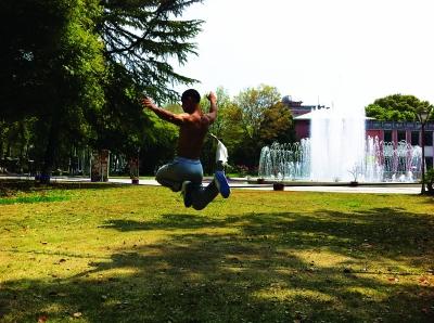 �人��ѧ��ѧС��Ů��˯��˿�� һ����1550Ԫ