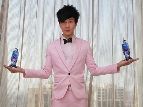 杨幂英语不会写Angelababy扬言炸飞机 揭没文