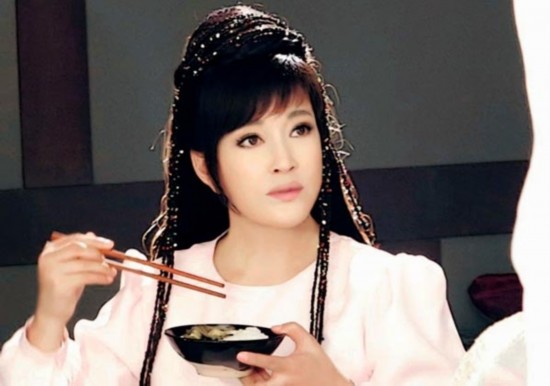 70岁不老妖精潘迎紫近照似少女 完爆刘晓庆