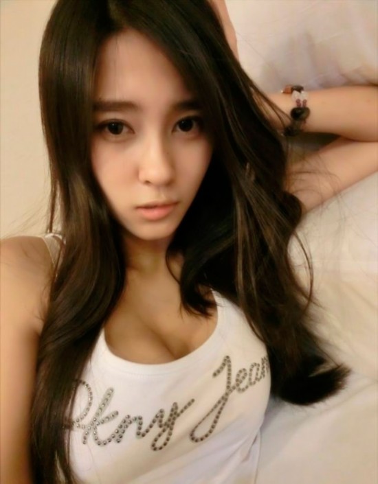 刘晓宇绯闻女友晒广东夺冠T恤 或承认恋情