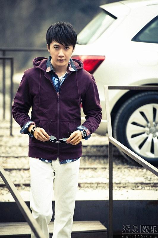 姚笛前男友迟帅最新写真 大仇已报备显酷帅