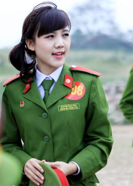 <em>越南美女</em>士兵走红 军装照曝光【16】--陕西频道