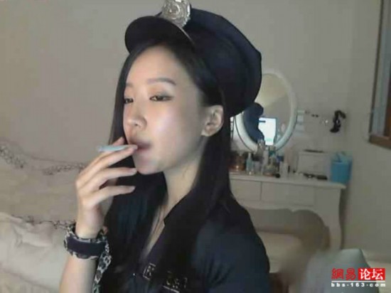 图揭魅力四射的韩国女主播