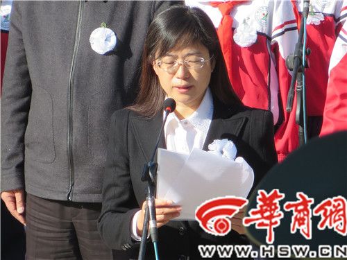 榆林市级领导及各界代表600人集体祭扫烈士陵