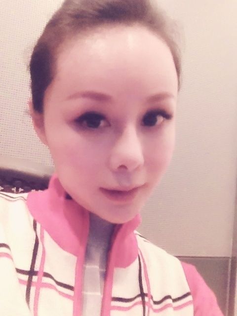 央视女主播穿肉色内衣抢镜 疯狂爱自拍(图)【1