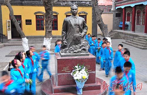 慎终追远寄哀思 文明祭祀成风尚