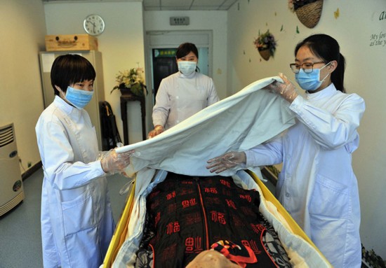 八宝山整容师与逝者<em>的故事</em>:心里有道坎跨不过