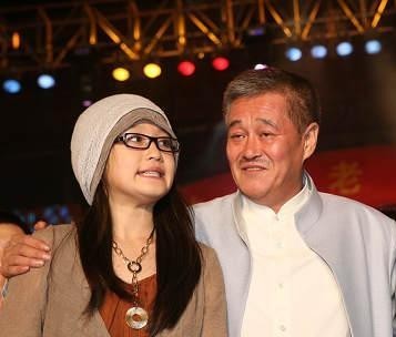 赵本山老婆罕见美艳照曝光 <em>女儿</em>妞妞长相似母