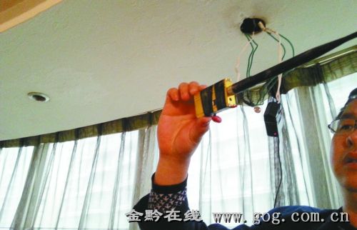 自以为神不知鬼不觉,却不料针孔摄像头发出的无线视频信号,让无线电