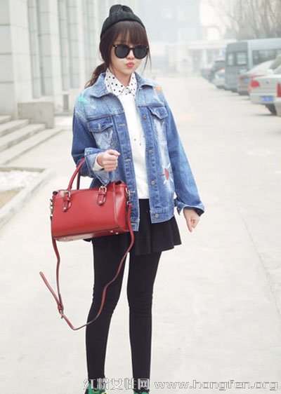 春季矮个子女生搭配 外套+短裙显高技巧