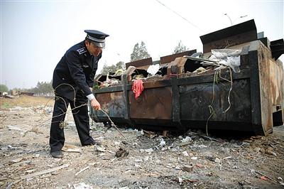 北京农村千余地常年焚烧垃圾 市民称不烧埋汰