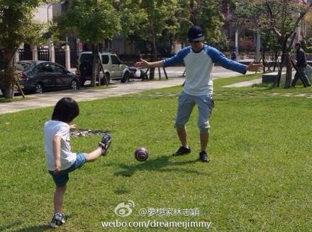 林志颖亲自为kimi<em>剪头发</em>获赞全能奶爸- 中国日