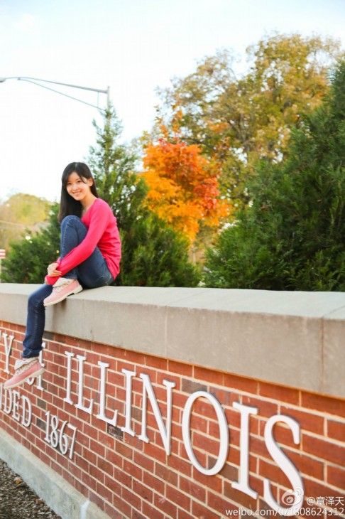 奶茶妹妹哥大生活照曝光 十分快乐