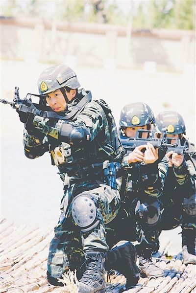 揭秘中国<em>特警</em>学院:享誉世界 <em>女特警</em>受追捧【1