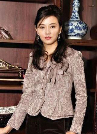胡敏珊杨惠妍<em>何超贤</em>帕丽斯 看80后美女富二代