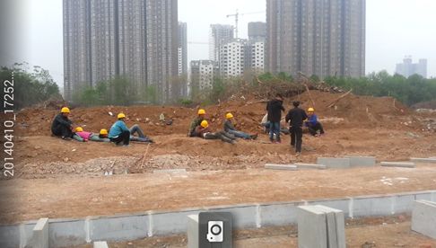 西安一工地发生冲突 伤者称六民工险遭活埋