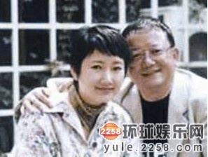 王岳伦偷看李湘手机被抓包 曾被曝协议离婚