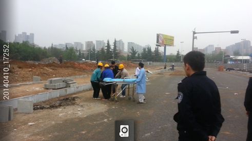 西安一工地发生冲突 伤者称六民工险遭活埋