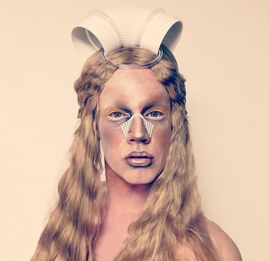 加化妆师男扮女装自拍惊艳怪诞照