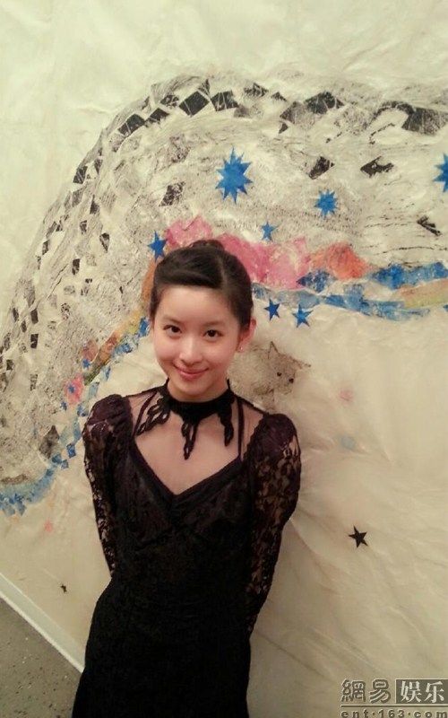 <em>奶茶妹妹</em>海量美图曝光 盘点女神生活中的点点