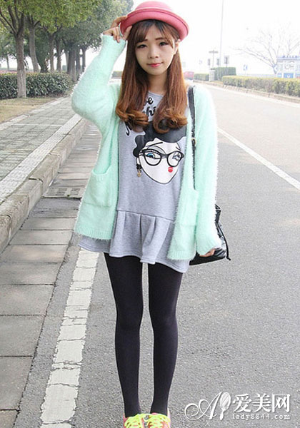  ����Ůװ����Look: ��֯��+����ȹ 