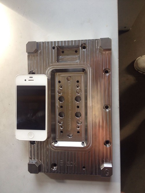 iPhone 6����ģ���ع� ȷʵ��4.7���� 
