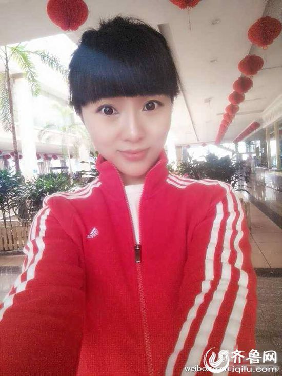 济南女司机自拍走红 盘点各地最美公交女司机