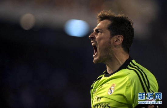 国王杯-皇马vs巴萨2-1取胜 卡西激情捧杯