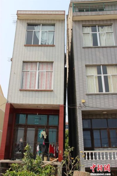 浙江歪歪楼近十年未拆 楼主每天睡在恐惧中