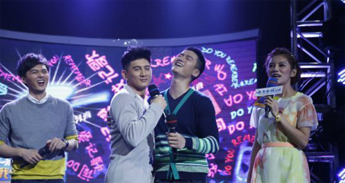 吴奇隆上节目玩男男吻 女主持遭调戏