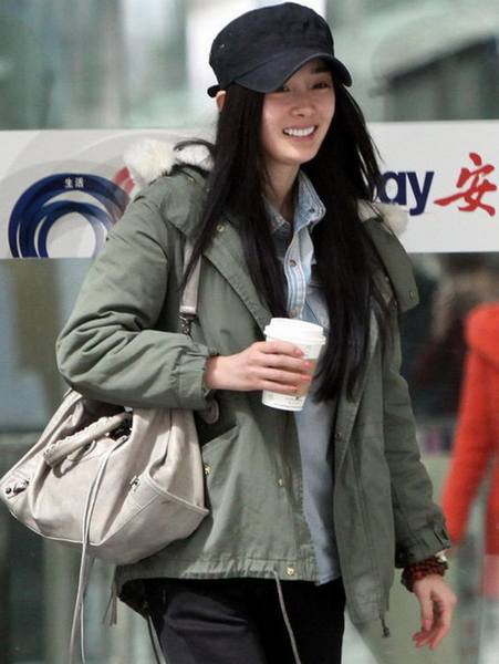 中国版绯闻女孩 <em>八一八</em><em>假脸姐妹团</em>的明争暗斗