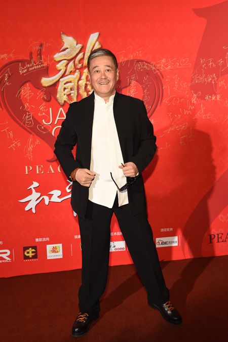 赵本山近况:拉二胡 一天拉8个小时都不够