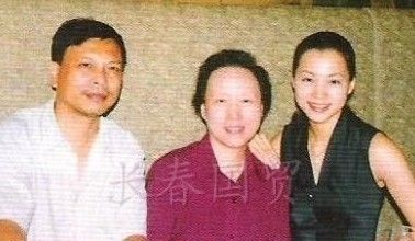 董卿父母曝光 私密豪宅家居生活大揭秘