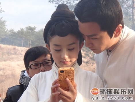 陈晓赵丽颖合照:陈晓看赵丽颖眼神销魂(图)【10】