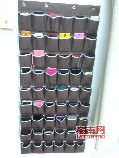 漳州:教室挂手机收纳袋 帮助学生戒掉手机瘾